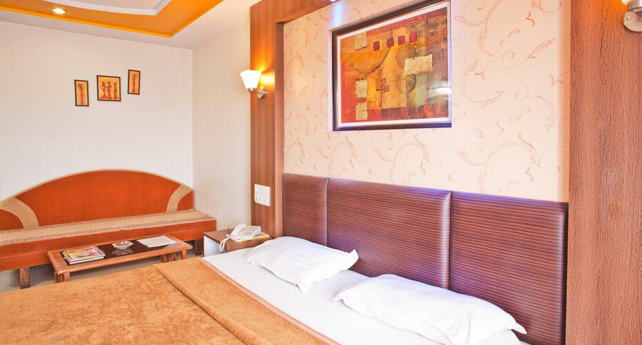 Hotel Relax Inn, Surat 5